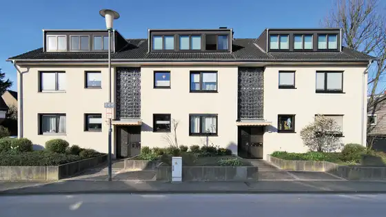 Außenansicht eines Mehrfamilienhauses