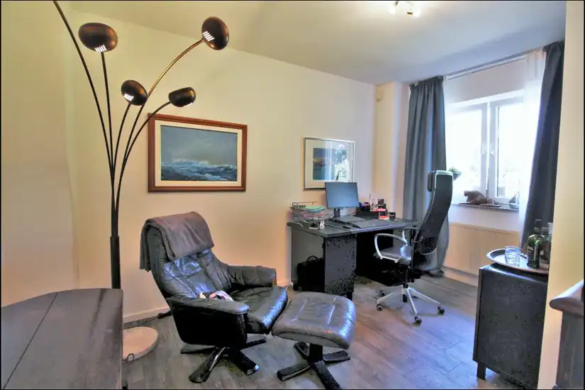 Büro EG