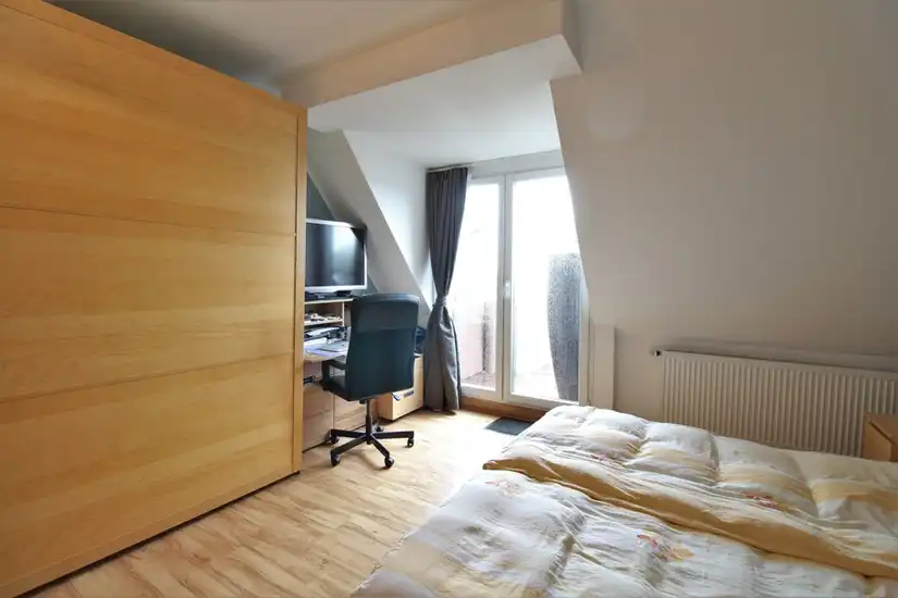Schlafzimmer (mit Möbeln)
