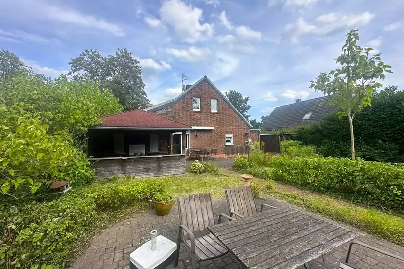 Rückansicht und Garten